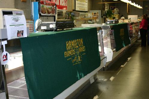 Closed stand? Vendor on vacation? No open sore here. Uniformed drapery provides a clean appearance. 