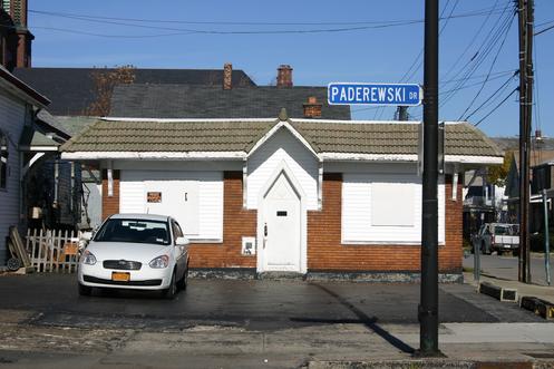 356 Paderewski Drive (Nov. 2010): Built as an automobile filling station in 1928 for S. Pogorzelski.
